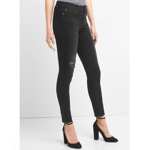 Mid Rise True Skinny Jeans: 360 Stretch
